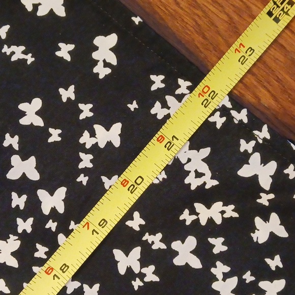 Forever 21 Sleeveless Ruffled Blouse EUC - Picture 8 of 8